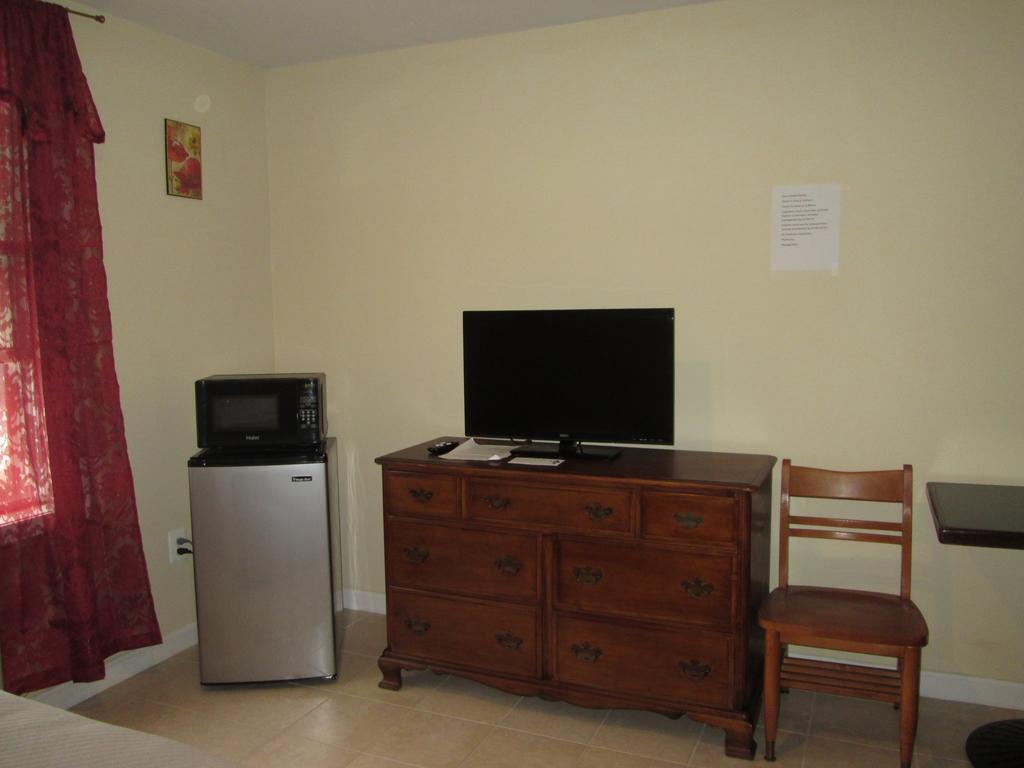 Misquamicut Beach Front Inn 웨스털리 외부 사진