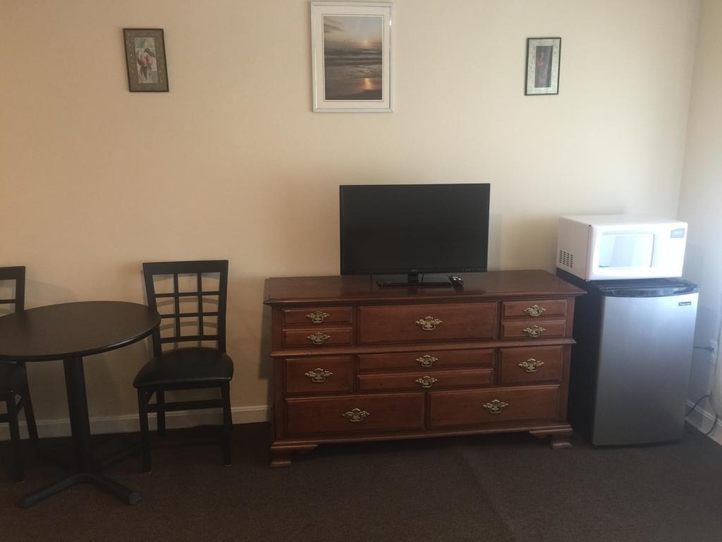 Misquamicut Beach Front Inn 웨스털리 외부 사진