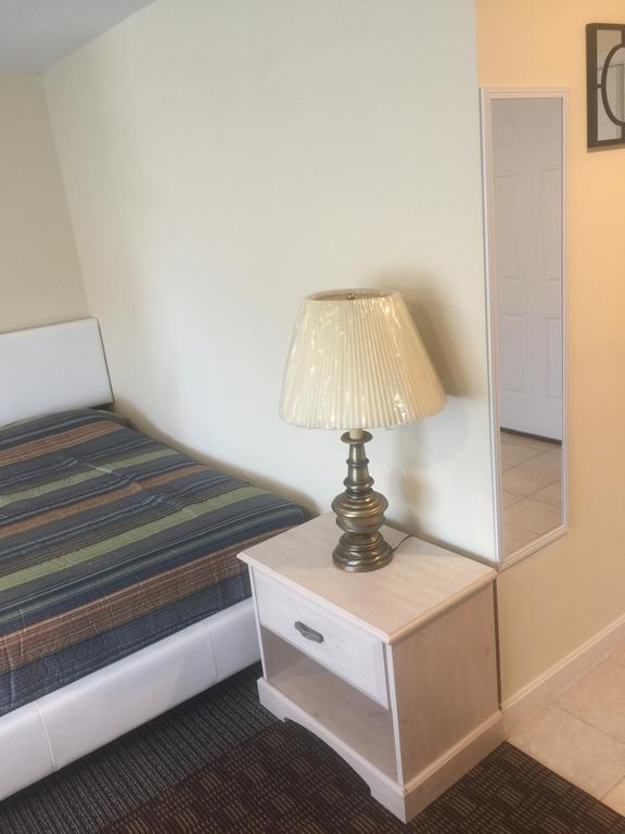 Misquamicut Beach Front Inn 웨스털리 외부 사진