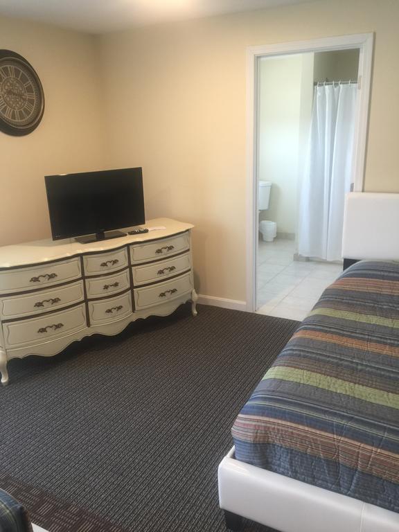 Misquamicut Beach Front Inn 웨스털리 외부 사진