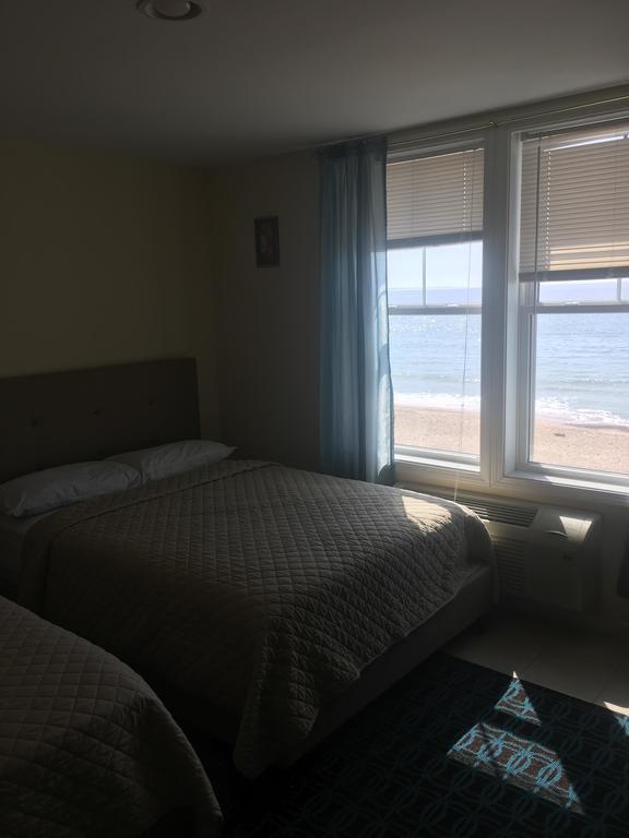 Misquamicut Beach Front Inn 웨스털리 외부 사진