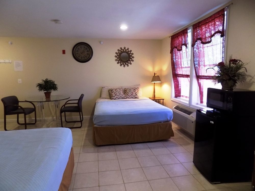 Misquamicut Beach Front Inn 웨스털리 외부 사진