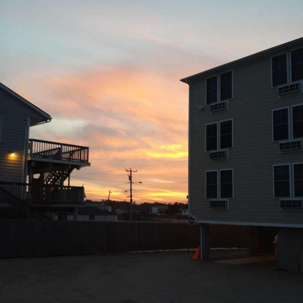 Misquamicut Beach Front Inn 웨스털리 외부 사진