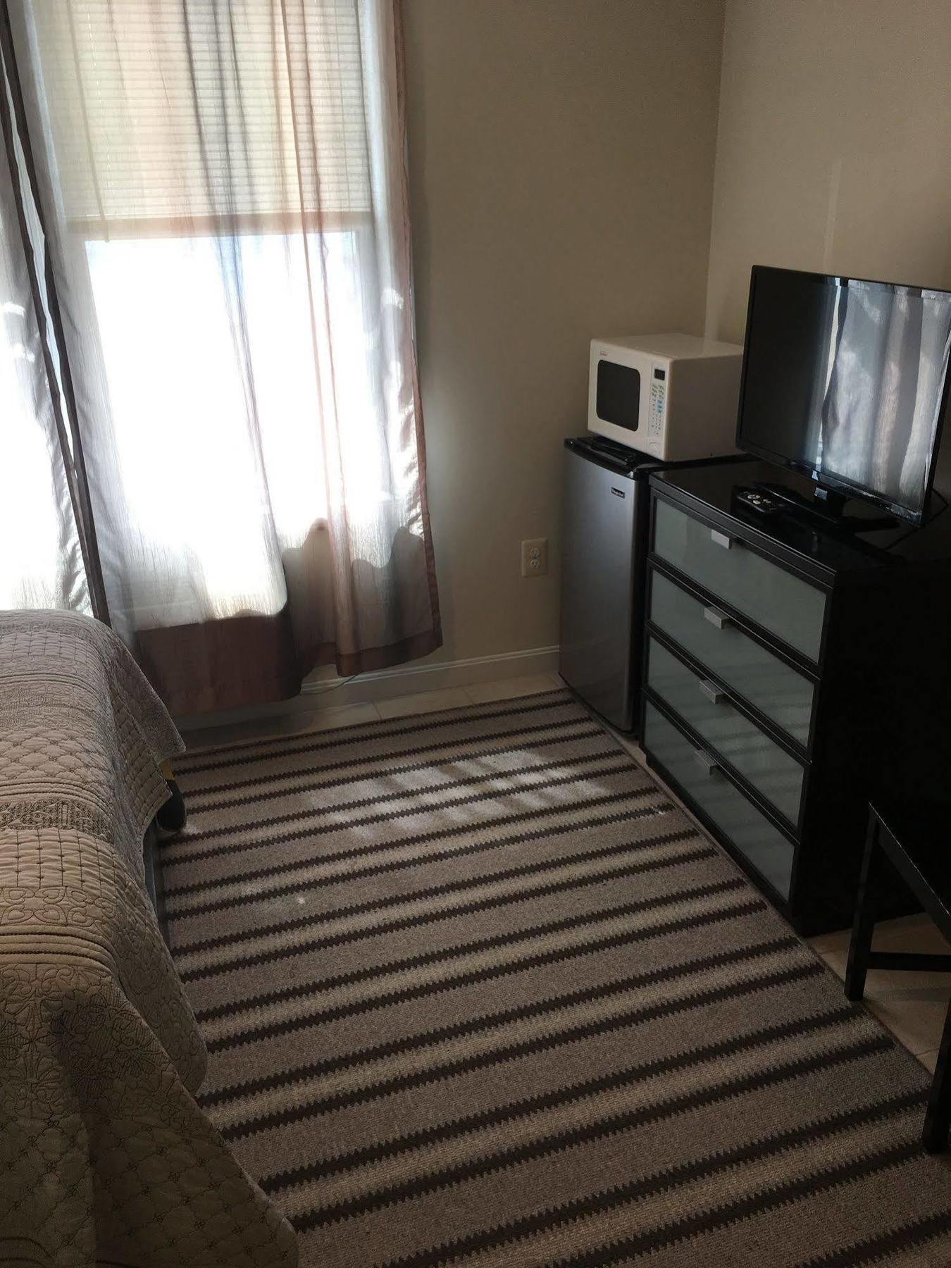 Misquamicut Beach Front Inn 웨스털리 외부 사진