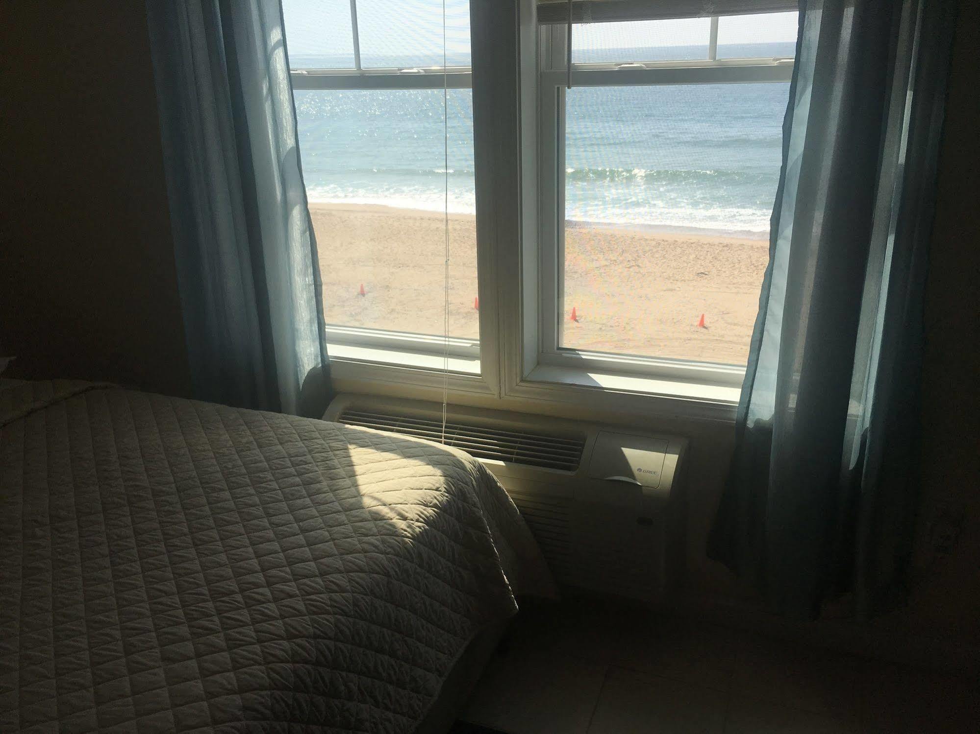 Misquamicut Beach Front Inn 웨스털리 외부 사진